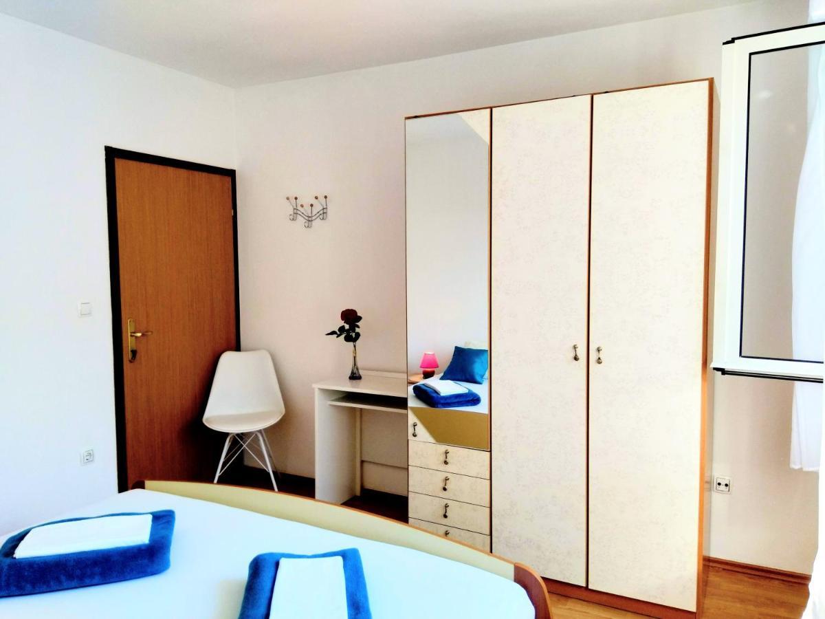 Apartments And Room Markovic Rovinjsko Selo Exterior foto