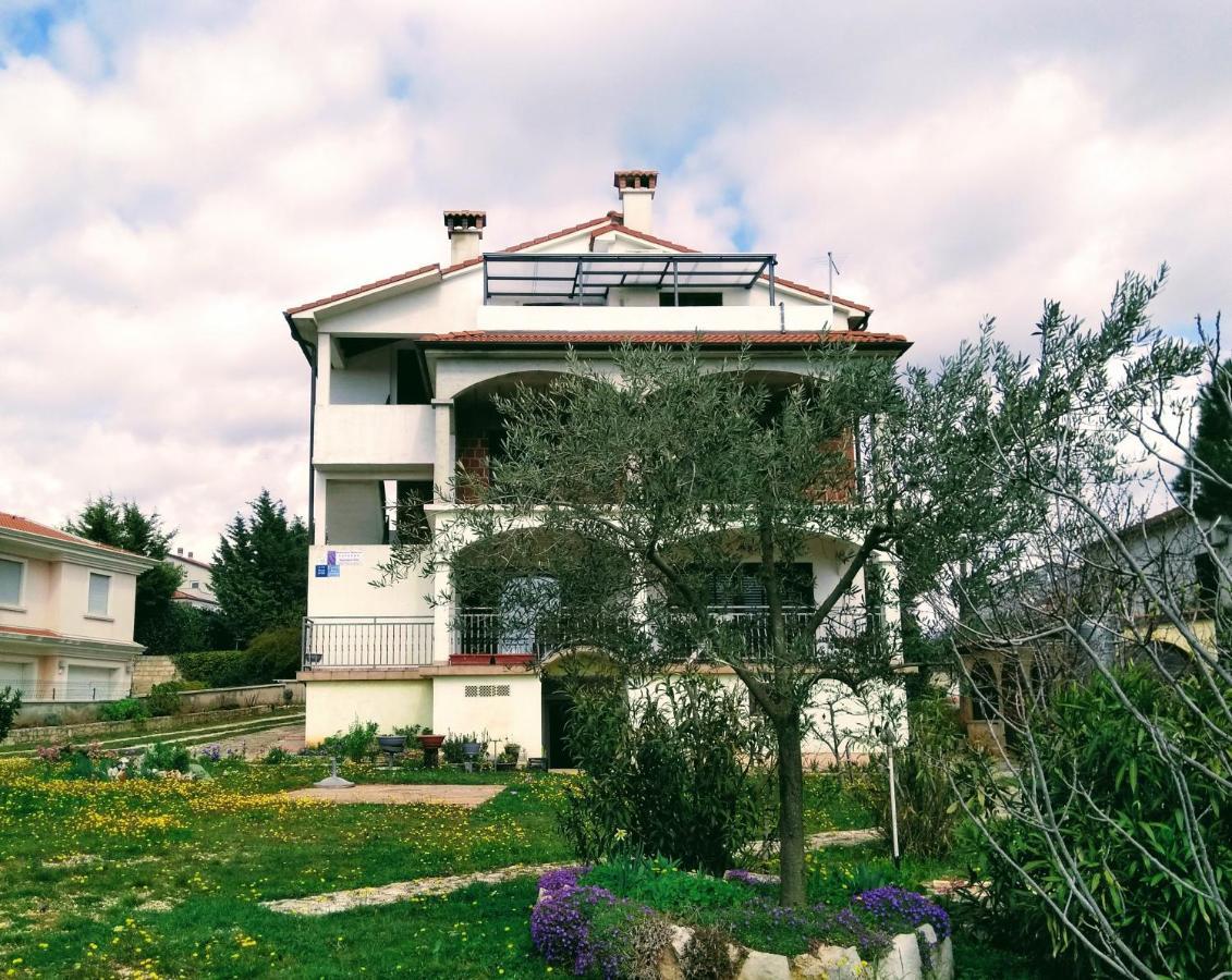 Apartments And Room Markovic Rovinjsko Selo Exterior foto